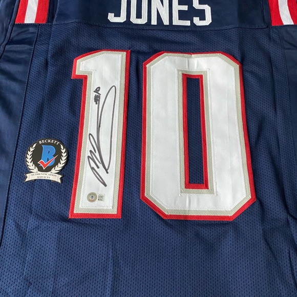 🔥 🔥 Mac Jones Signed Jersey (Beckett COA) - Picture 2 of 3